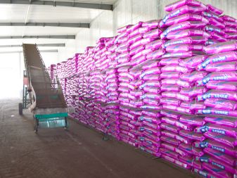 腐熟羊糞的(de)制作和(hé)優點