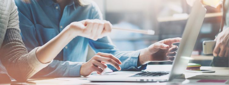 聯系我(wǒ)們(men)